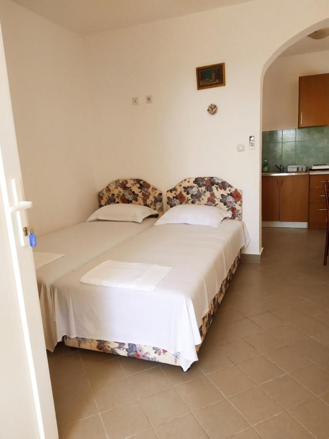 באר Djonovic Apartments מראה חיצוני תמונה