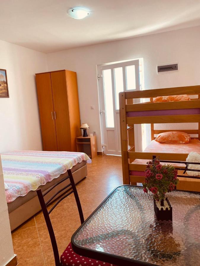 באר Djonovic Apartments מראה חיצוני תמונה